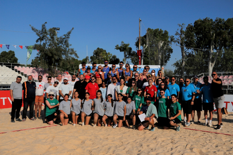 Plaj voleybolunun kalbi İzmir’de attı