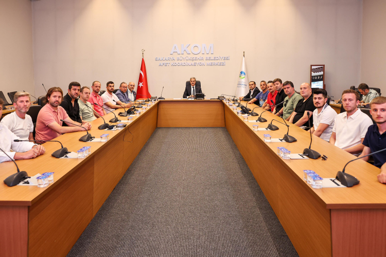 Sakarya'da Başkan Alemdar antrenörlerle buluştu