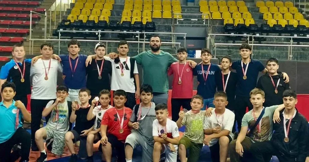 Sakarya’da Büyükşehir güreşçileri Türkiye Şampiyonası yolunda