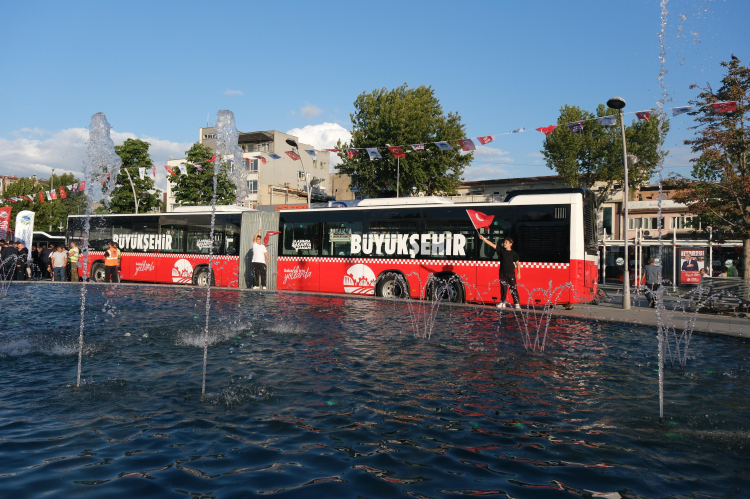 Sakarya’da metrobüs devrimi