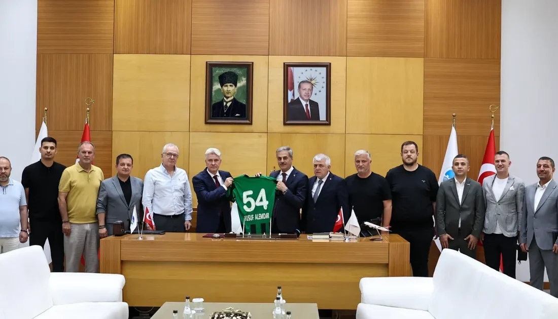 Sakaryaspor’un yeni yönetimi Büyükşehir