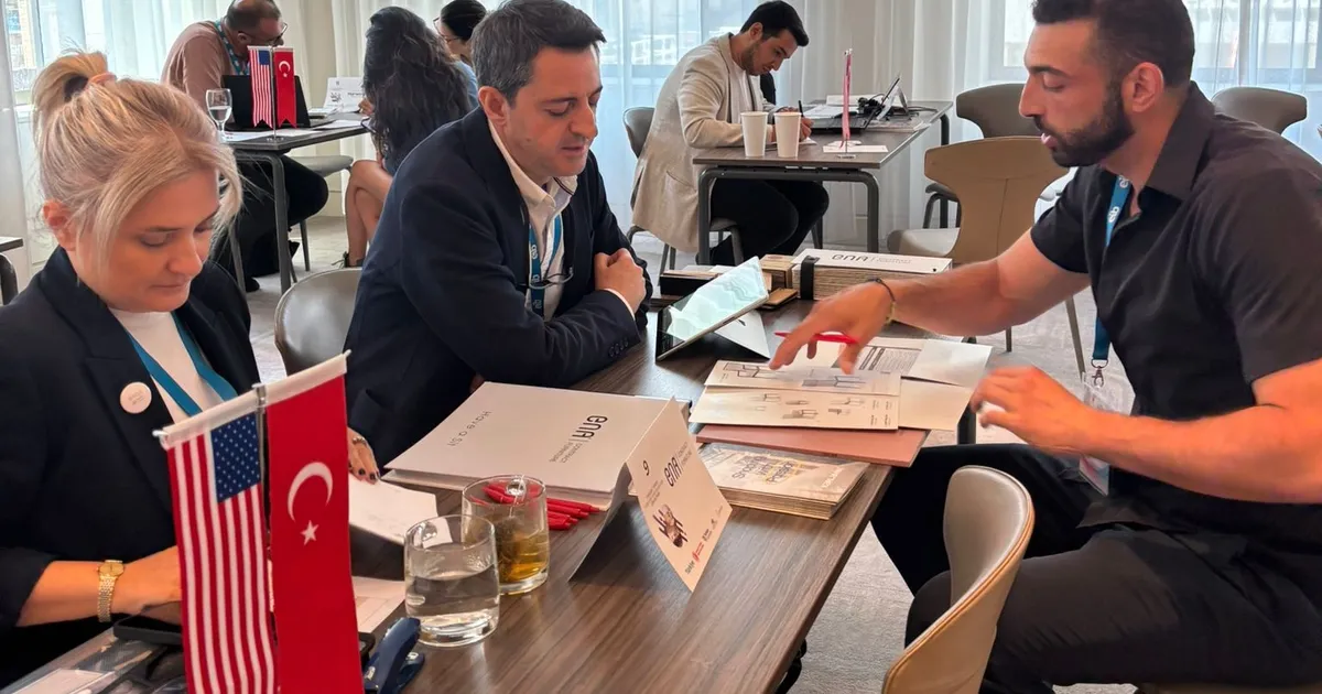 Türk mobilyası Şikago’da fırtına estirdi