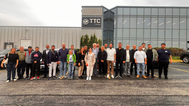 Türk mobilyası Şikago’da fırtına estirdi