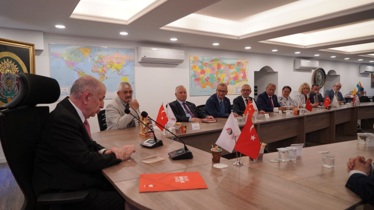 Ümit Özdağ Başkanlık Divanı'nı topladı... Yeniden sahaya döndü