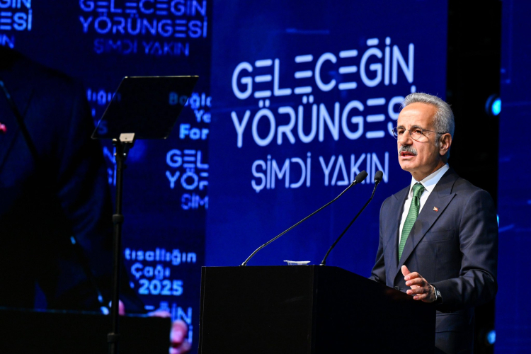 Uzayda Güçlü Türkiye... İmzalar TÜRKSAT 7A için atıldı