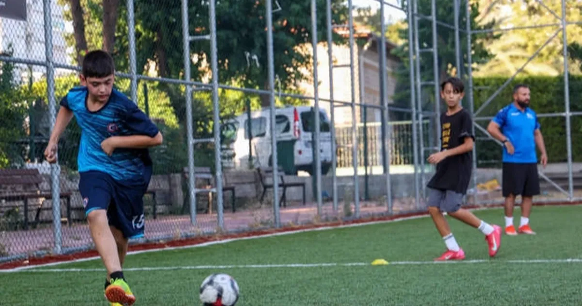 Antalya'da Futbol Akademisi’nde yeni sezon başladı