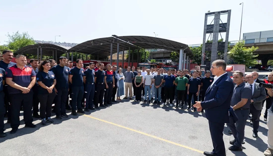 İzmir Büyükşehir Belediye Başkanı