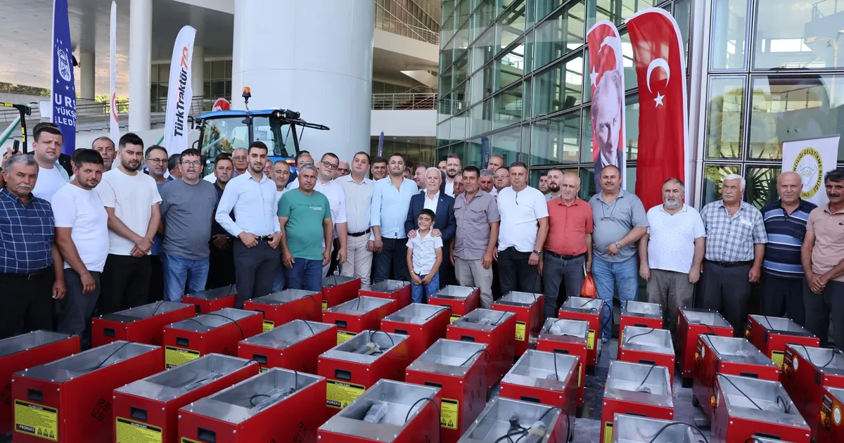 Bursa Büyükşehir'den kırsala ekipman desteği