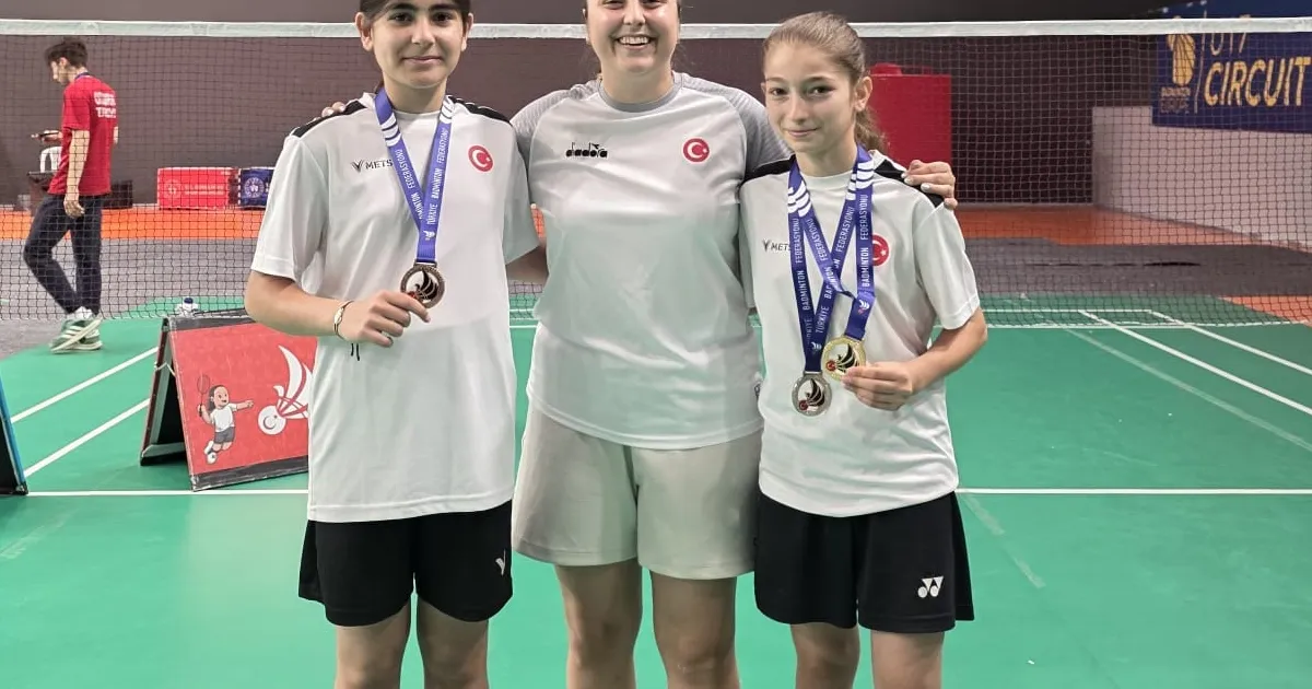 Bursa Büyükşehirli badmintonculardan 3 madalya