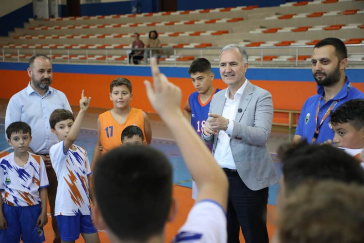 Bursa İnegöl'de yaz spor okullarında 1.792 çocuk sporla buluştu