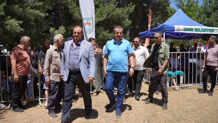 Bursa İznik'in Alıç Yaylası'nda kıran kırana güreş