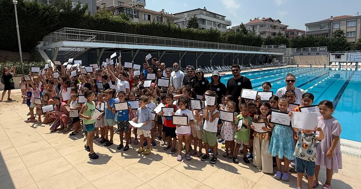 Bursa Nilüfer'de minik sporcular sertifikalandı