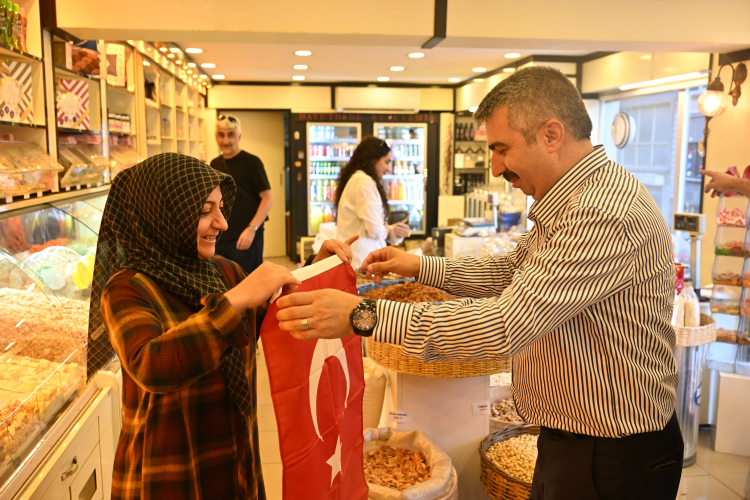 Bursa Yıldırım’da 15 Temmuz coşkusu bayraklarla yaşandı