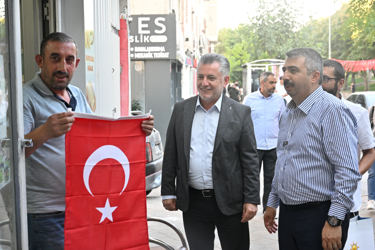 Bursa Yıldırım’da 15 Temmuz coşkusu bayraklarla yaşandı