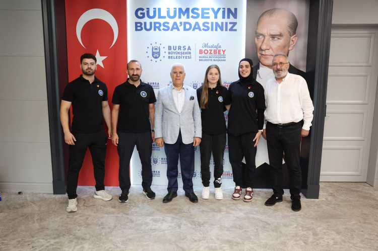 Bursa'nın gururu sporculardan Büyükşehir'e ziyaret