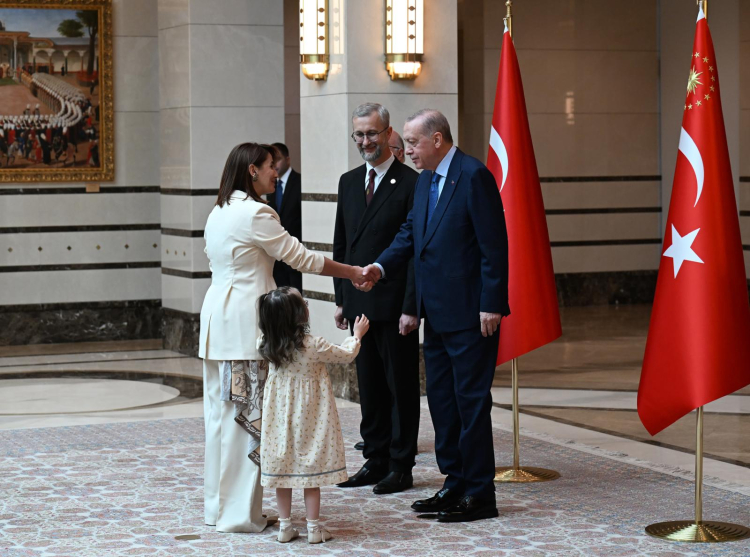 Büyükelçilerden Cumhurbaşkanı Erdoğan’a güven mektubu... Külliye'de diplomatik görüşmeler