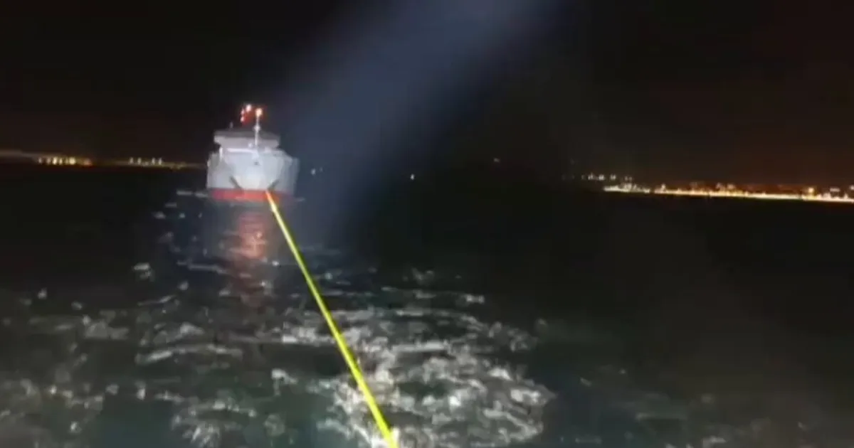 Çanakkale Boğazı'nda arızalanan gemi kurtarıldı