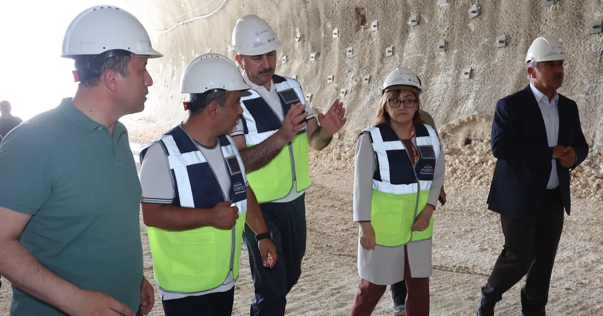 Dülük-OSB Tüneli’nde 425 metre tamamlandı