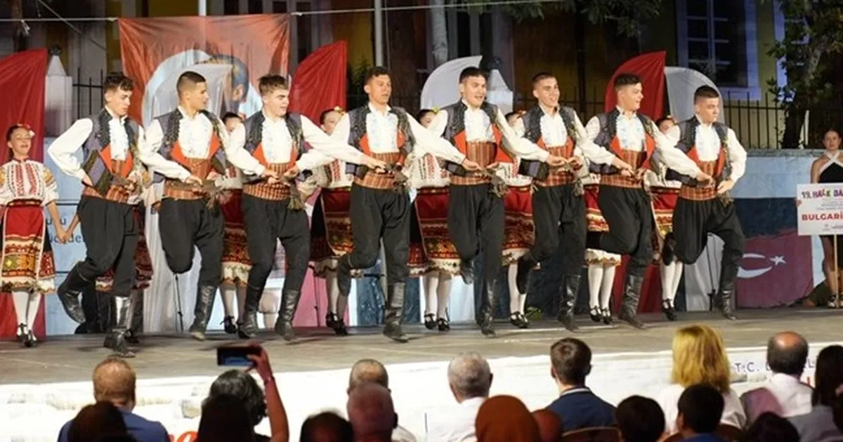 Dünya kültürleri Denizli’nin ilçelerinde sahne alıyor