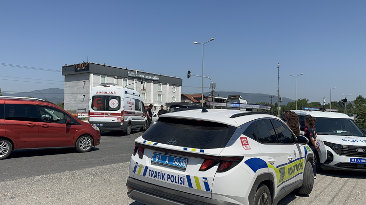 Düzce’de ambulans ile otomobil çarpıştı: 2yaralı