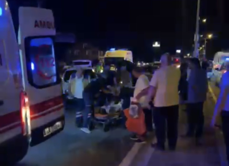 Düzce'de trafik kazası 5 kişi yaralandı