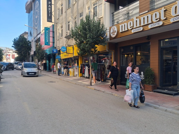 Edirne Keşan’da kaldırım için ağaç kesimine tepki!