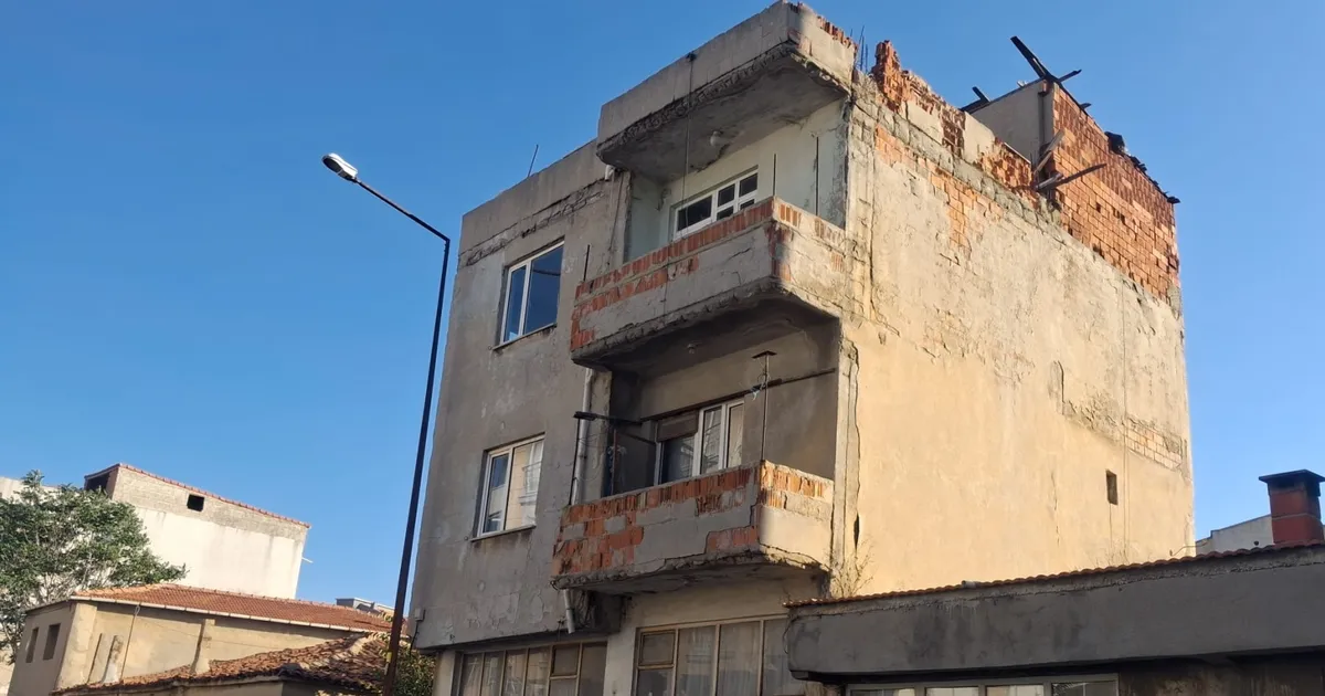 Edirne Keşan’da yarım kalan inşaat mahalleliyi tedirgin ediyor