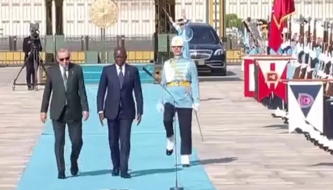 Gabon Cumhurbaşkanı Brice Clotaire
