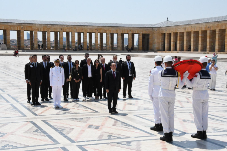 IBIA'dan Anıtkabir'e ziyaret