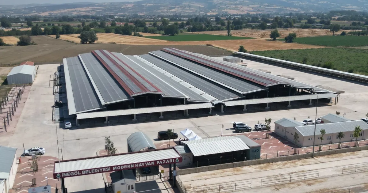 İnegöl Belediyesi’nin elektrik faturası sıfırlandı “Enerjisi artık güneşten”