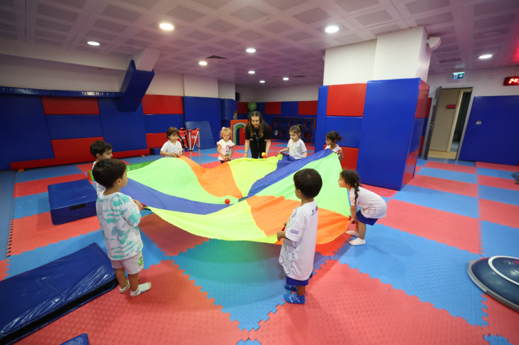 İstanbul Büyükşehir on binlerce çocuğu sporla buluşturuyor
