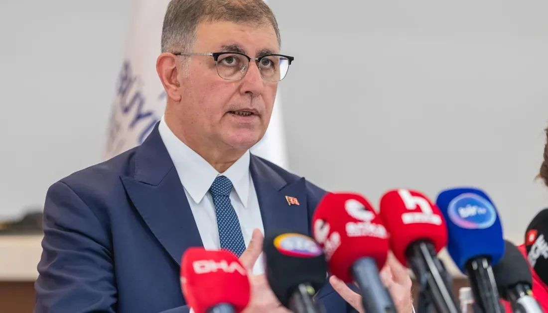 İzmir Büyükşehir Belediye Başkanı