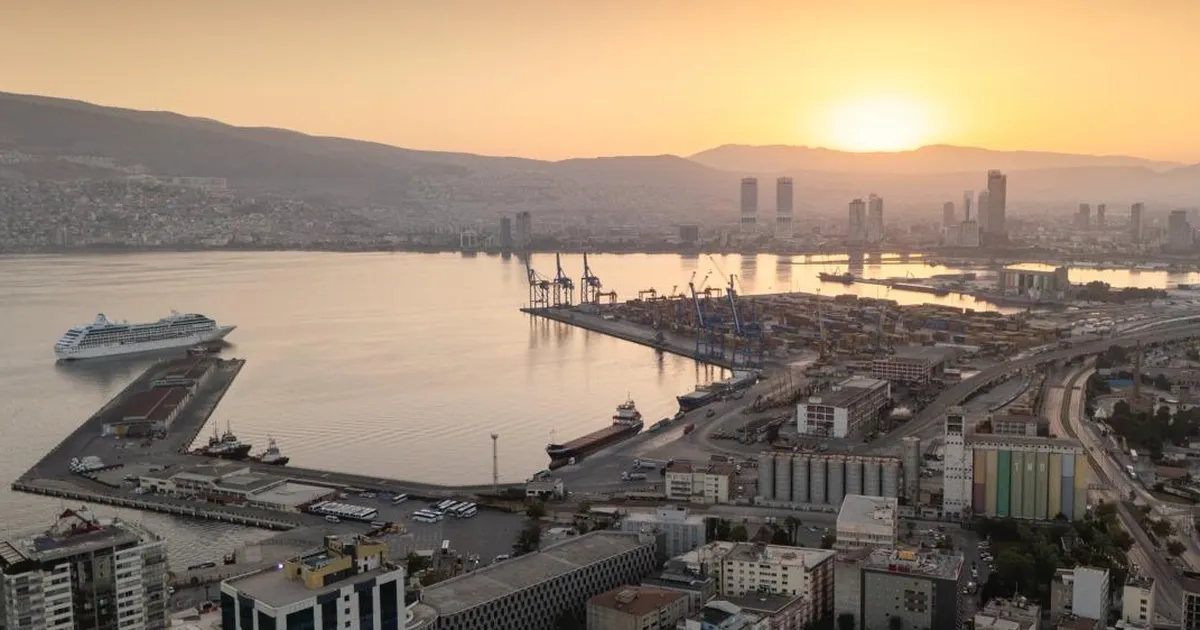 İzmir Büyükşehir’in ulusal kredi notunda tarihi artış