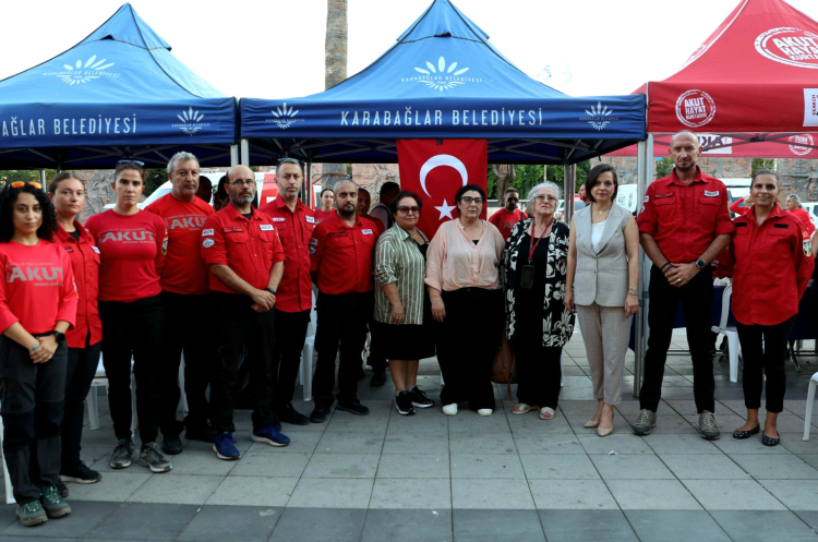 İzmir Karabağlar'da AKUT gönüllüleri dualarla anıldı
