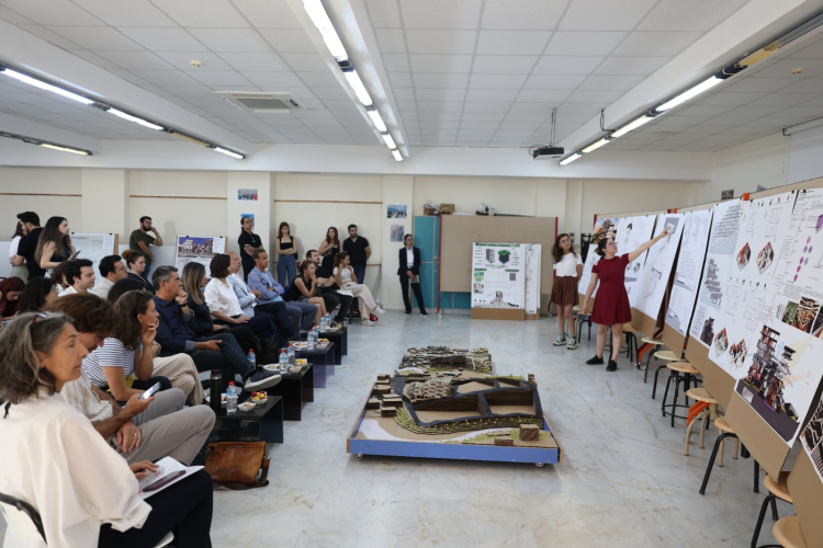 İzmir Karabağlar'da 'kentsel dönüşüm' akademik destekle buluştu