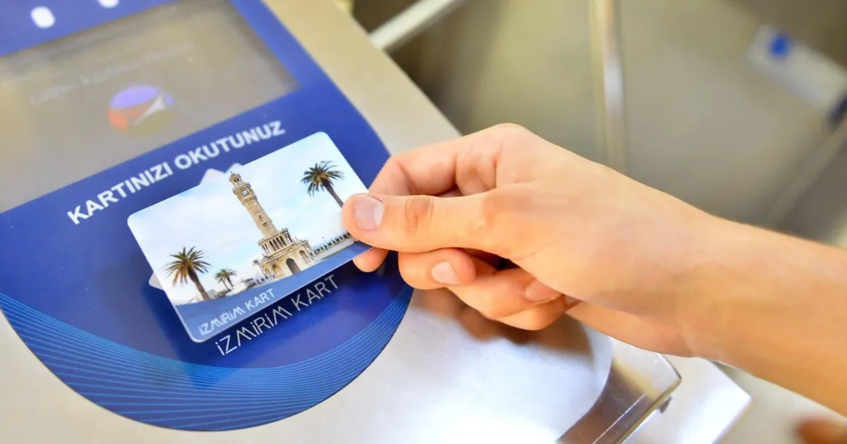 İzmir’de 15 Temmuz’da toplu ulaşım yüzde 50 indirimli