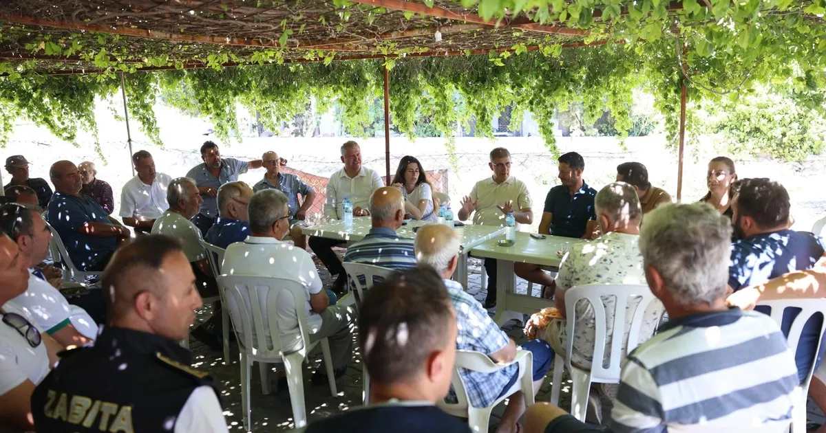 İzmir'de Başkan Tugay’dan yangınzedelere destek ziyareti