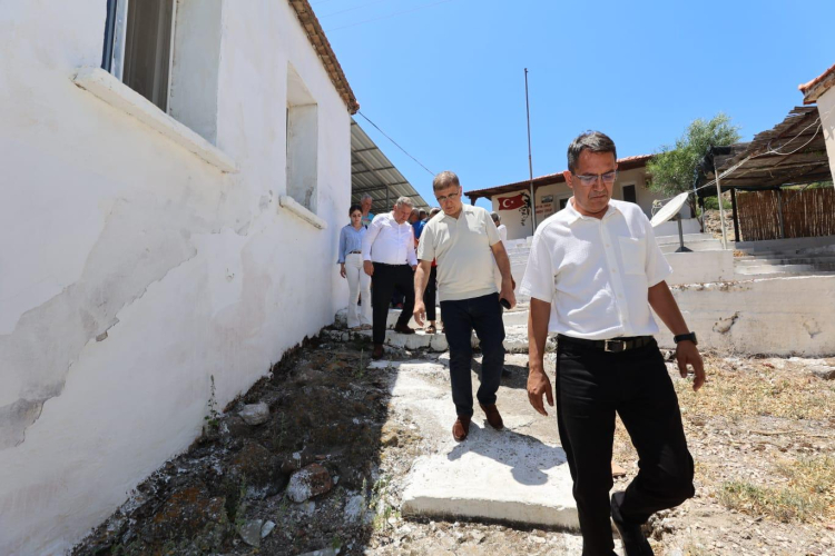 İzmir'de Başkan Tugay’dan yangınzedelere destek ziyareti