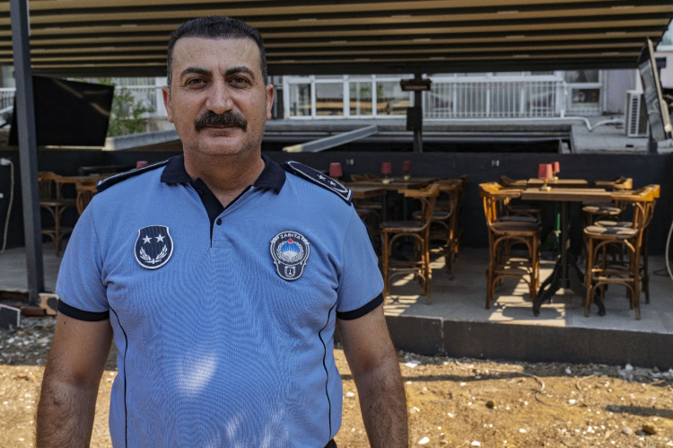 İzmir'de zabıta ve esnaf el ele... Yeşile geri dönüş başladı