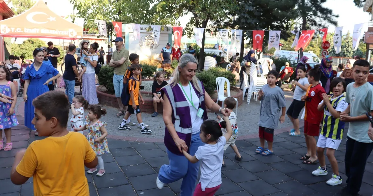 İzmit Belediyesinden Kuruçeşme’de renkli çocuk etkinliği