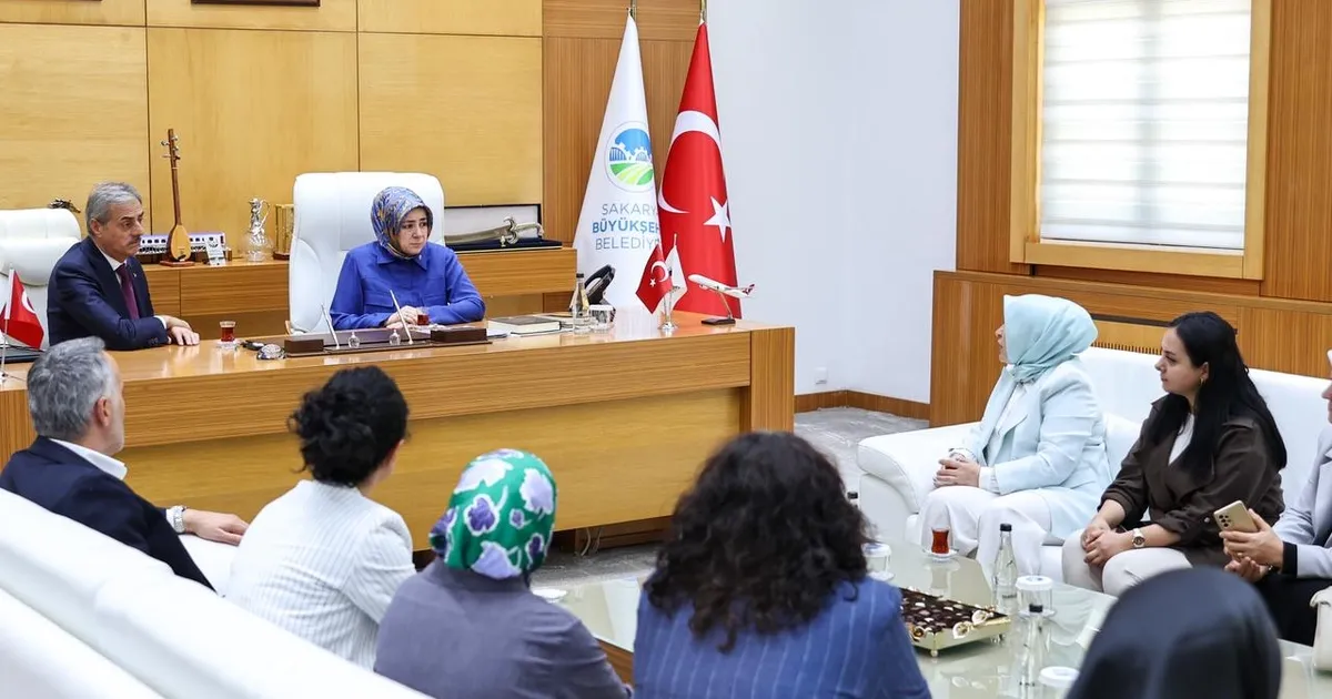 “Kadınlar güçlü Türkiye hedeflerinin en önemli yapı taşıdır”