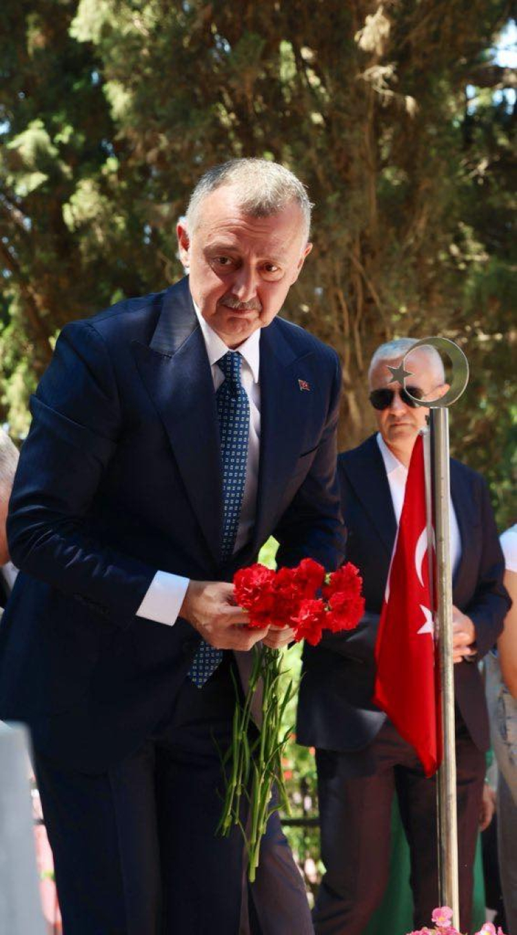 Kocaeli Bağçeşme’de protokol tam kadro şehitleri andı