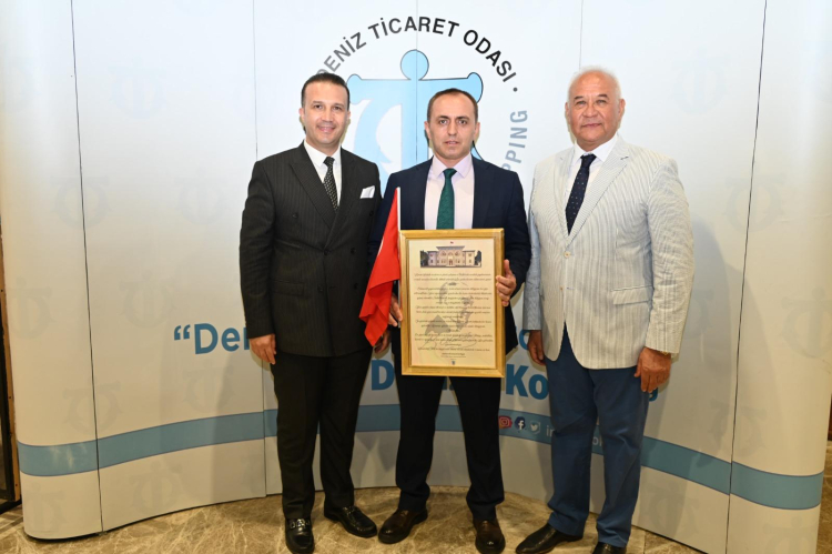 Kocaeli Büyükşehir’e anlamlı plaket