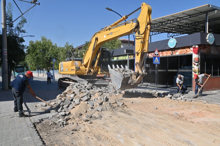 Manisa'da altyapı tamamlandı, üstyapı yenileniyor