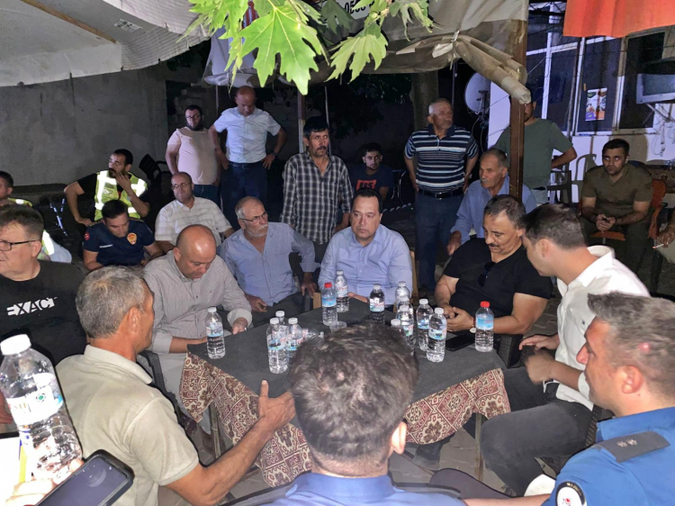Manisa'da Başkan Dutlulu yangın bölgesinde saha çalışmalarını inceledi