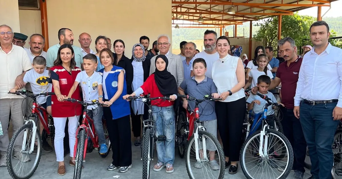 Muğla’da kitap okuyan çocuklara bisiklet hediyesi