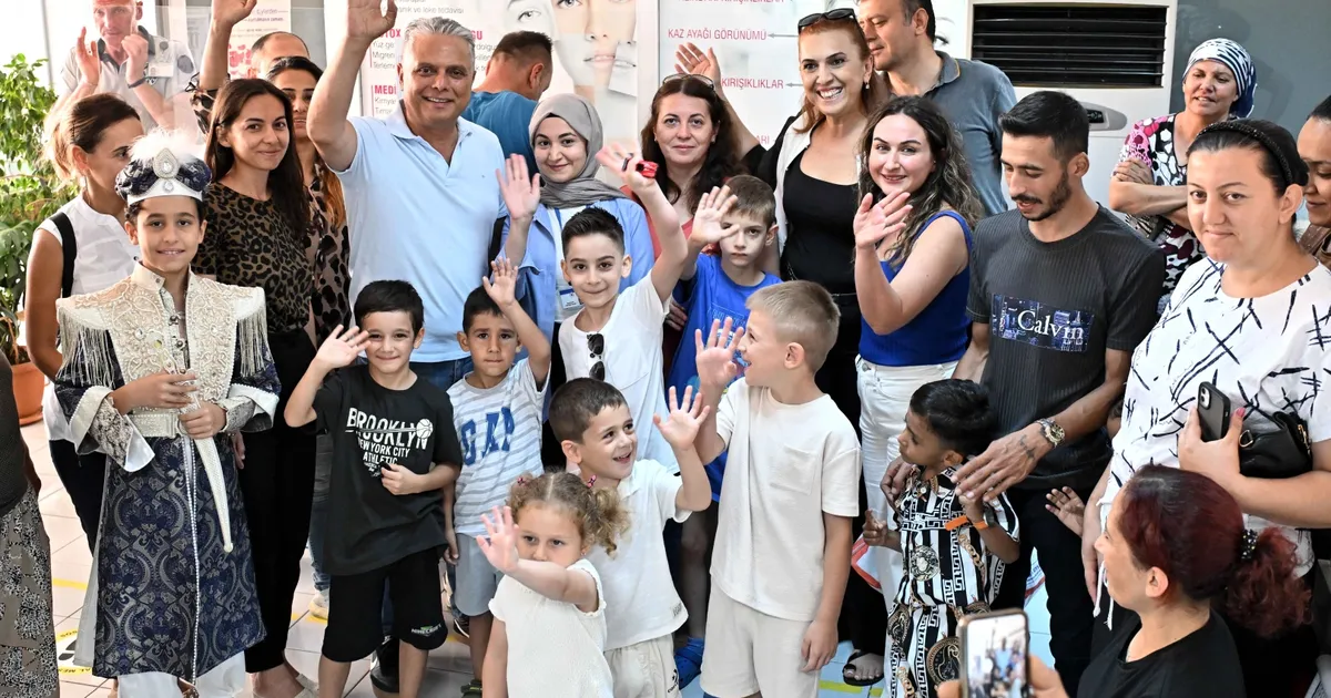 Muratpaşa’da Başkan Uysal’dan sünnet çocuklarına ziyaret