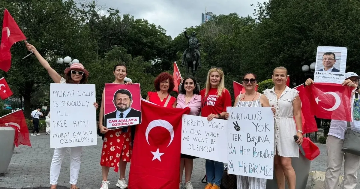 New York’ta İmamoğlu ve tutuklu isimlere protesto