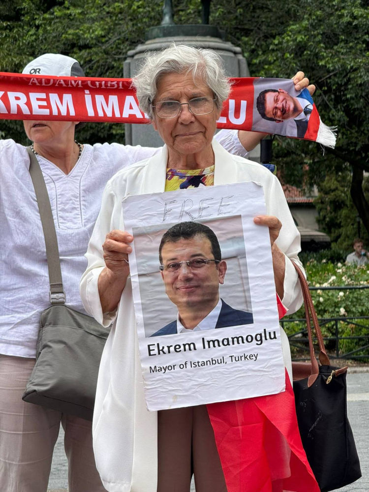 New York’ta İmamoğlu ve tutuklu isimlere protesto