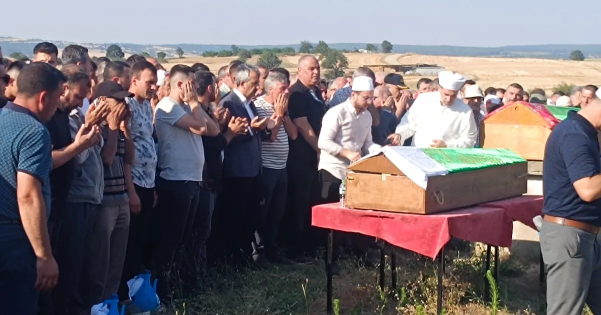 Ölüme birlikte gittiler... Oskan çifti gözyaşlarıyla uğurlandı